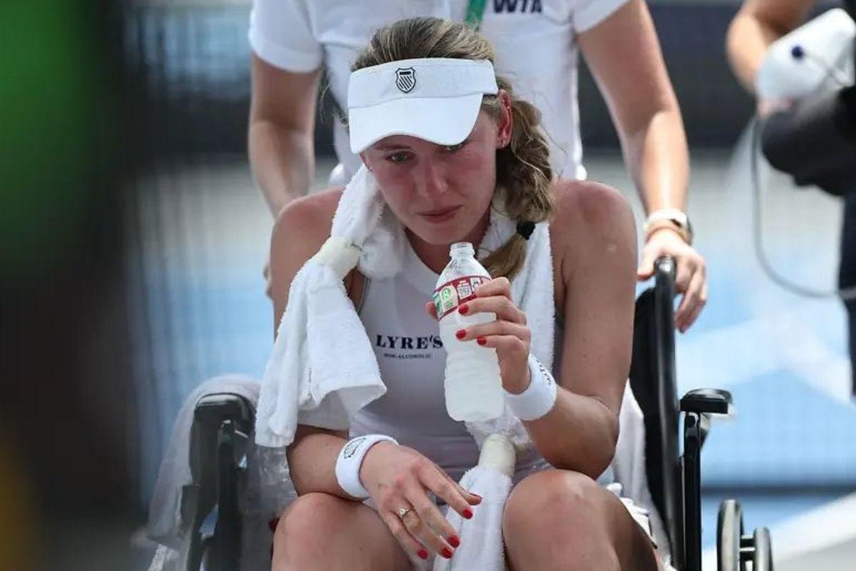 Momente de panică în circuitul WTA! Jucătoarea a leșinat și a avut nevoie de scaun cu rotile pentru a părăsi arena