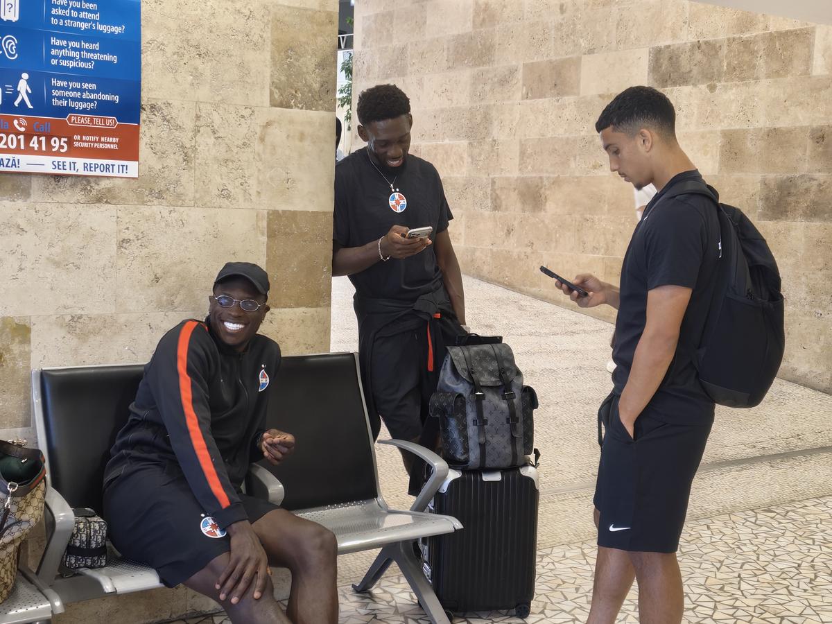 FCSB, gata de returul cu FK Auda. Delegația roș-albastră a plecat spre Letonia