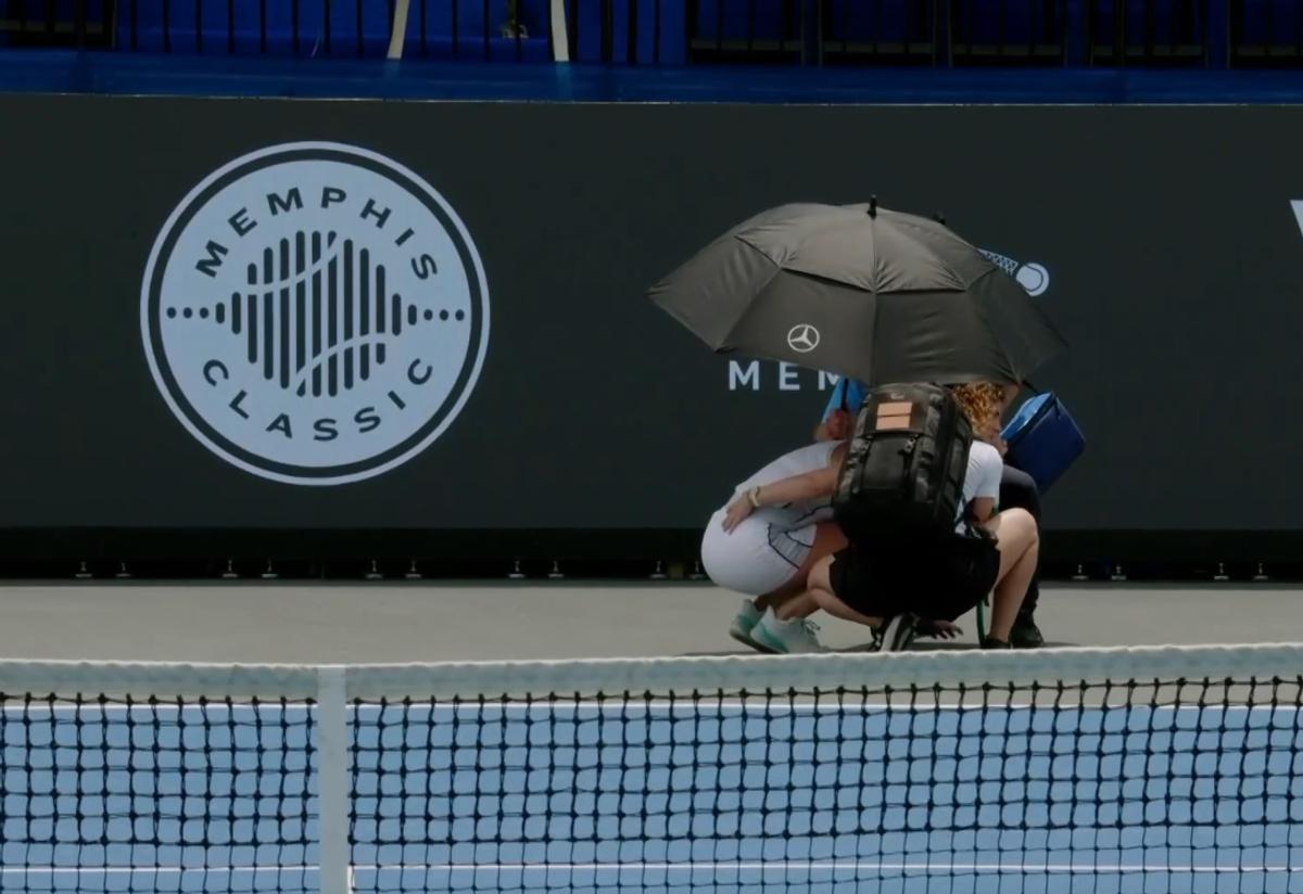 Momente de panică în circuitul WTA! Jucătoarea a leșinat și a avut nevoie de scaun cu rotile pentru a părăsi arena