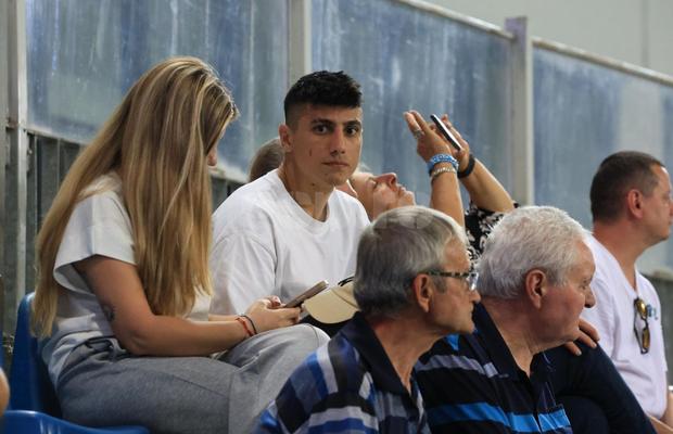 Jucătorul lui Mititelu care a denunțat contractul la FIFA a fost surprins la meciul Craiovei din Liga Campionilor