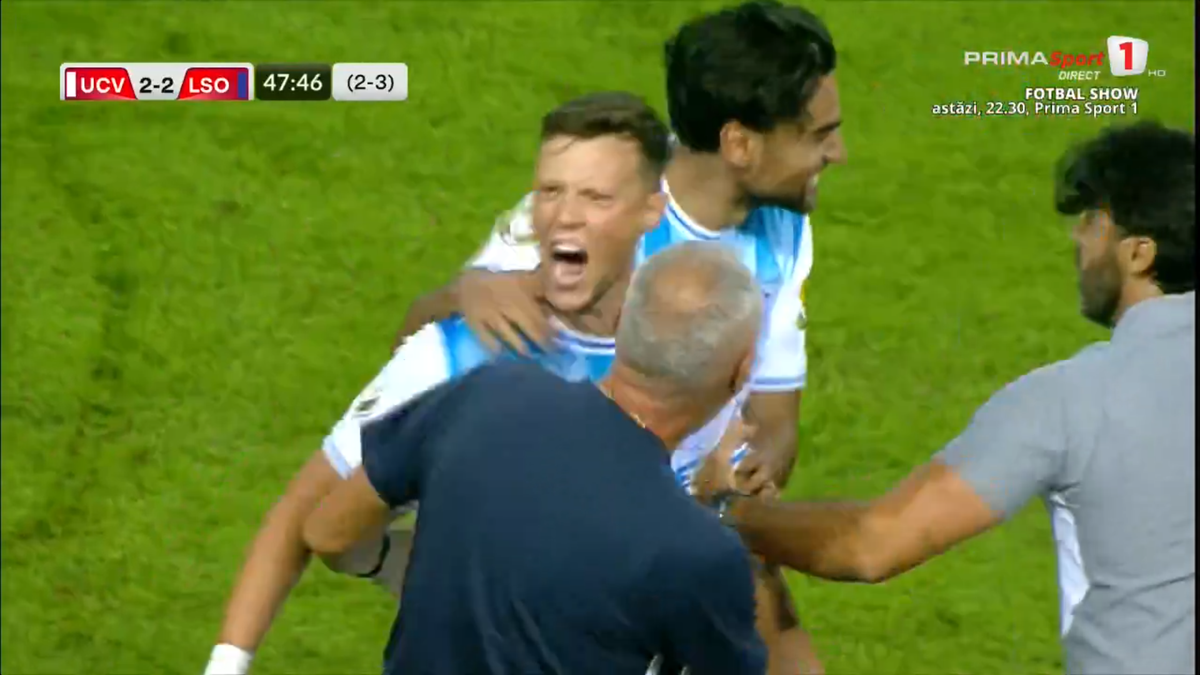 Adrian Rus, gol spectaculos în Universitatea Craiova - Levski Sofia