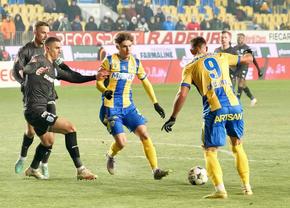 Universitatea Craiova - Petrolul, duel-pansament pentru campioana României » Echipele probabile + Cele mari tari cote