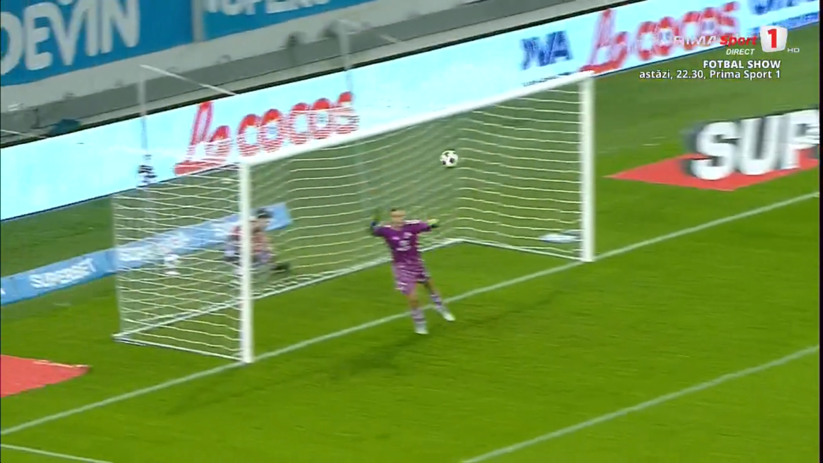 Adrian Rus, gol spectaculos în Universitatea Craiova - Levski Sofia