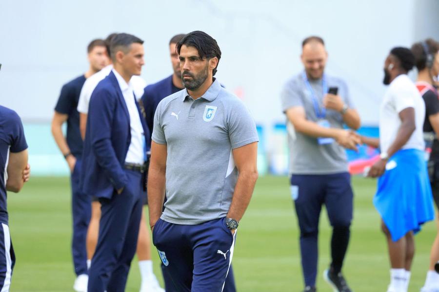Filipe Coelho, la Craiova - Levski // FOTO: Ionuț Iordache (GSP.ro) Cu peste 300 de meciuri în Superligă, antrenorul n-a mai suportat: „Contează agenții și relațiile”