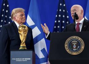 „Relația dintre cei doi este dăunătoare fotbalului” » Infantino și Trump, desființați de fostul șef FIFA