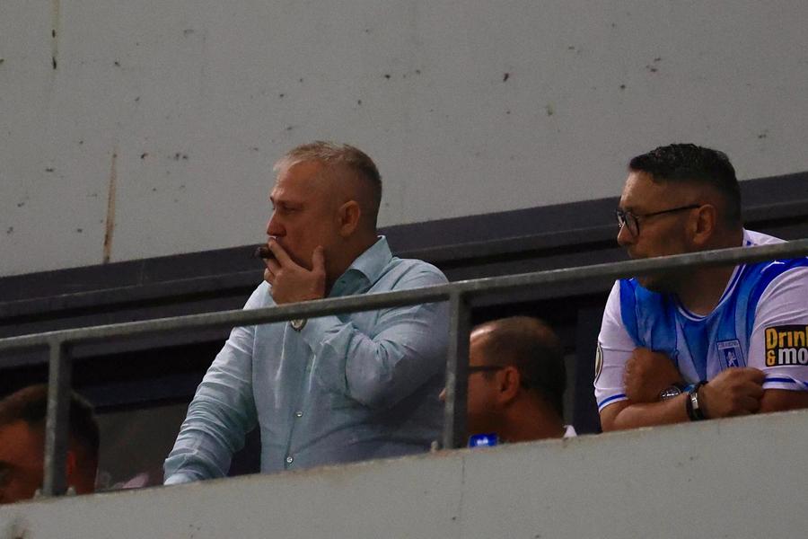 Mihai Rotaru, la Universitatea Craiova - Levski Sofia // FOTO: Ionuț Iordache (GSP.ro) Imaginile durerii pe „Oblemenco”: jucătorii Craiovei s-au prăbușit pe gazon, bulgarii au declanșat fiesta