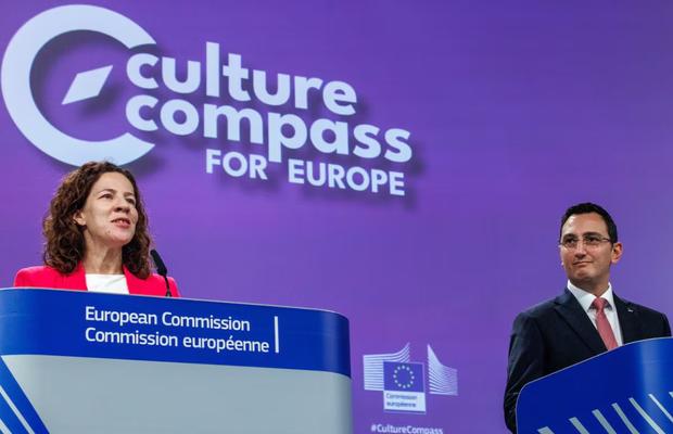 Parlamentul Europei atacă planul FIFA de Mondiale: „Țineți interesele private departe de sportul nostru!” » Vicepreședinta Roxana Mînzatu îi susține criticile dure