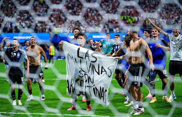 De teamă, și-au angajat pază la locuințele lor după calificarea în finala Campionatului Mondial!