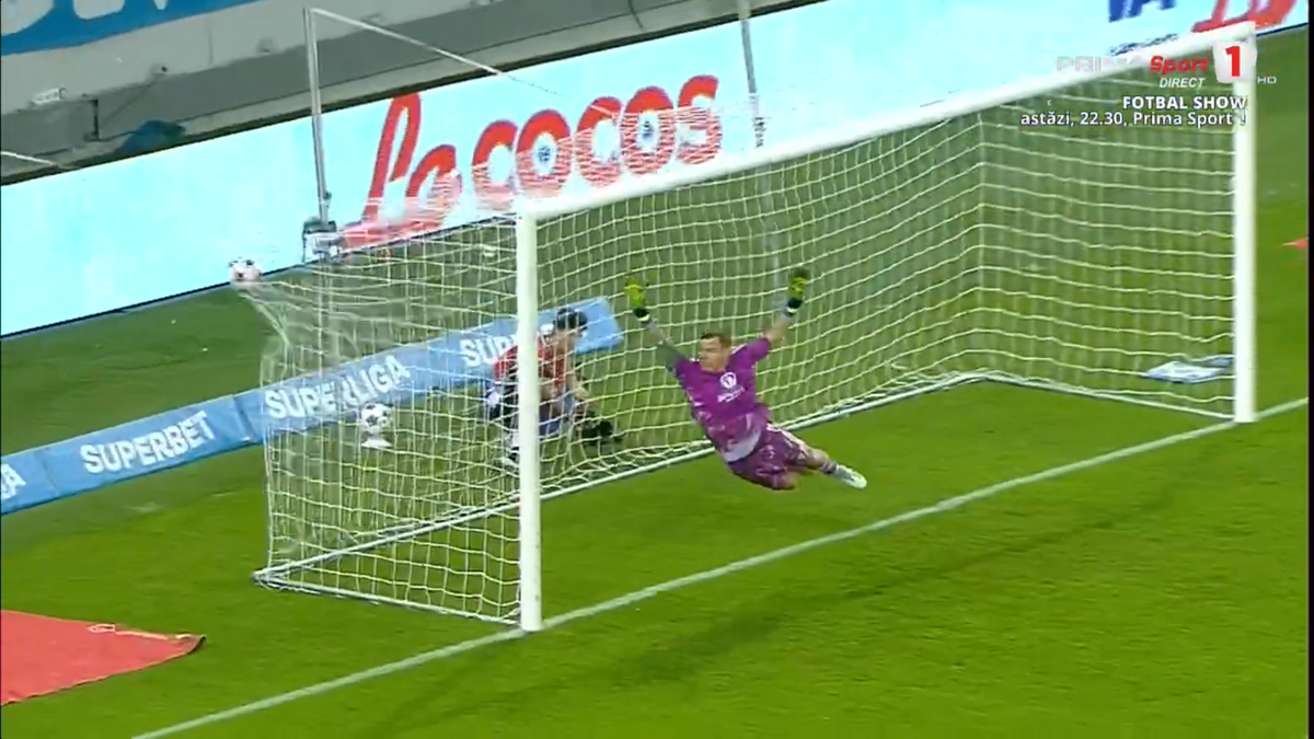 Adrian Rus, gol spectaculos în Universitatea Craiova - Levski Sofia