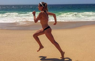 FOTO Ercilia și marea » O atletă portugheză îmbină utilul cu plăcutul
