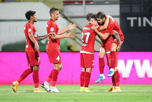 FCSB a început sezonul cu două victorii, ambele cu 3-0