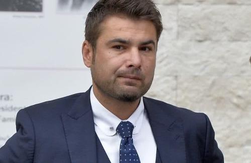 Adrian Mutu (41 de ani), selecționerul României U21, a fost nevoit să facă o modificare în lotul „tricolorilor” mici pentru partidele cu Finlanda U21 și Malta U21, din preliminariile Euro 2021