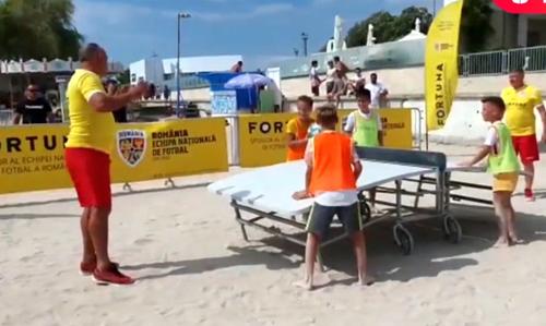 Foștii internaționali iau lecții de teqball de la campioni » Eveniment inedit la București
