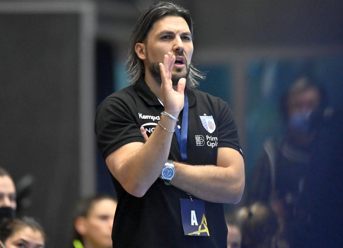 Adrian Vasile, „cel mai sexy” și cel bine plătit din handbalul feminin românesc