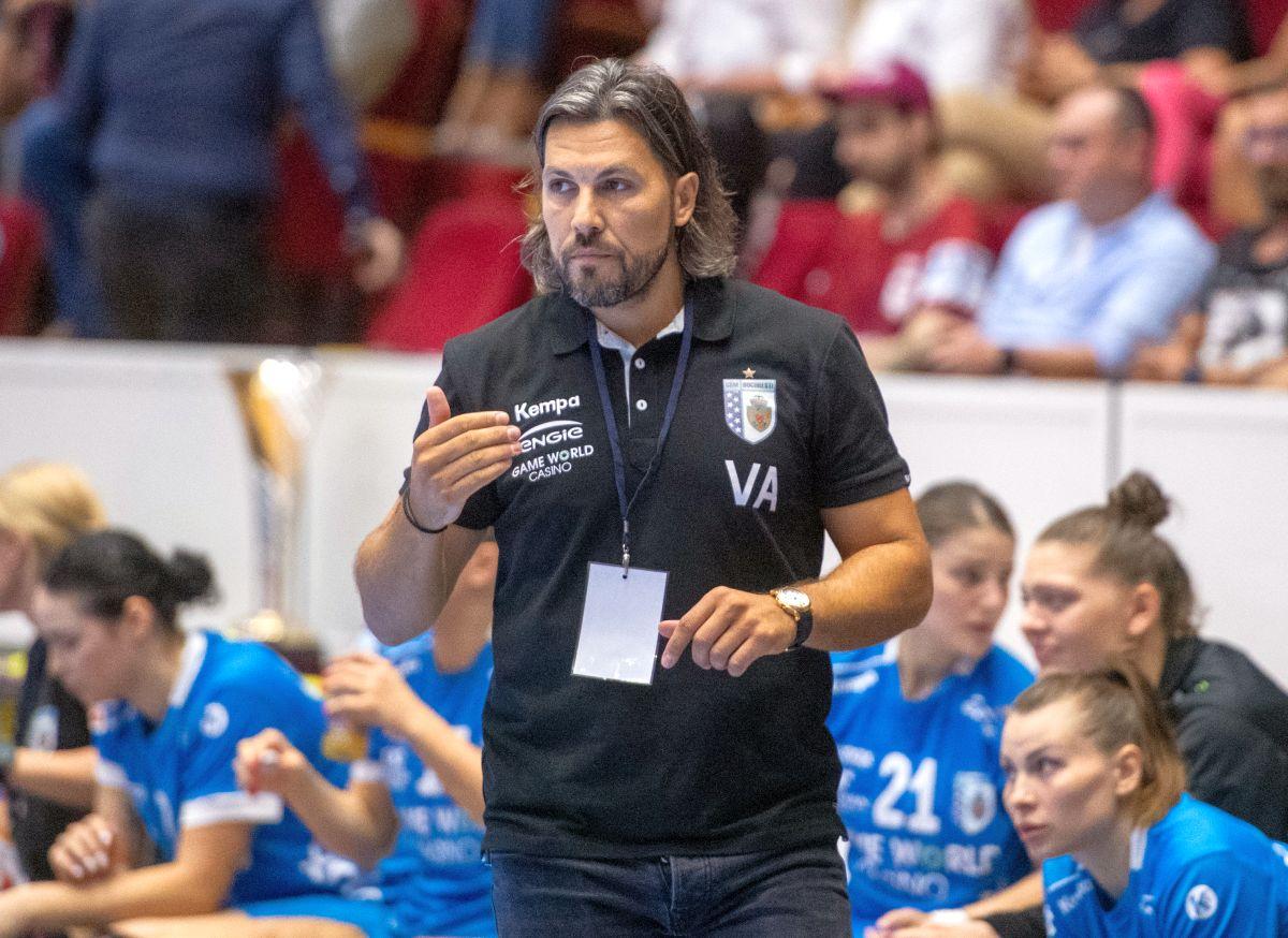Adrian Vasile, „cel mai sexy” și cel bine plătit din handbalul feminin românesc