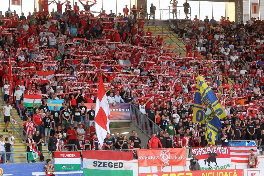 Tribunele stadionului din Sfântu Gheorghe sunt pline la fiecare meci / FOTO: Bogdan Bălaș
