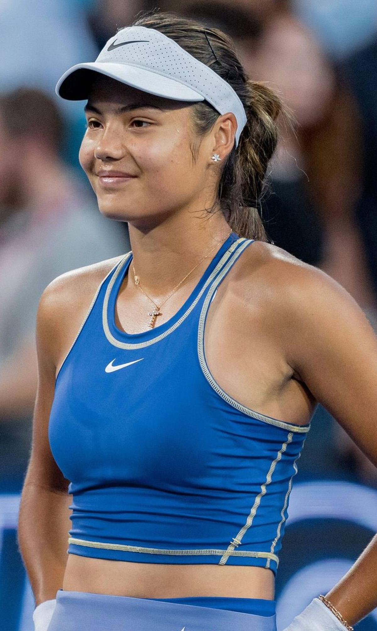 Emma Răducanu, urmărindu-l pe Carlos Alcaraz la ATP Queen's