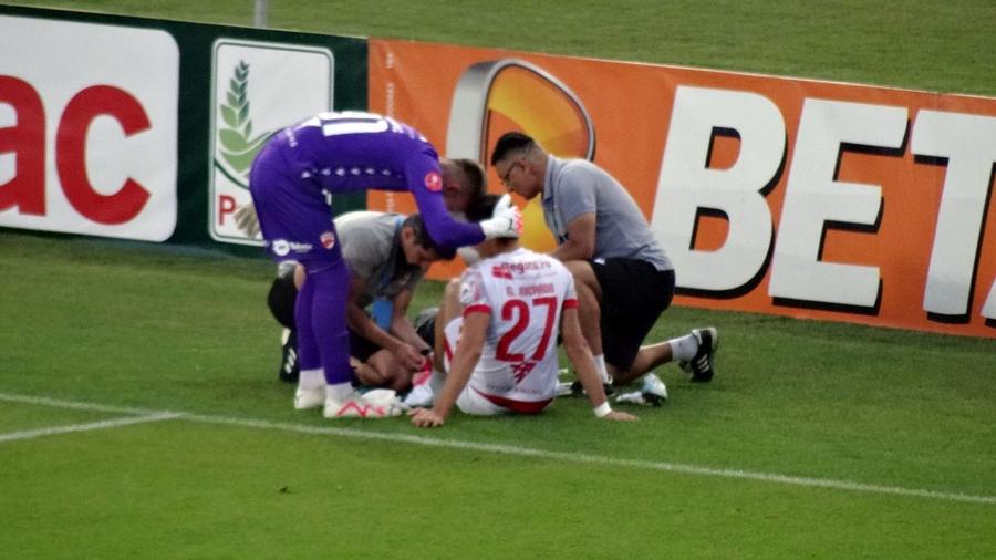 7 detalii de la Metaloglobus - Dinamo 1-2 » Butonul de panică, premiera lui Bani + alegerea interesantă a lui Burcă