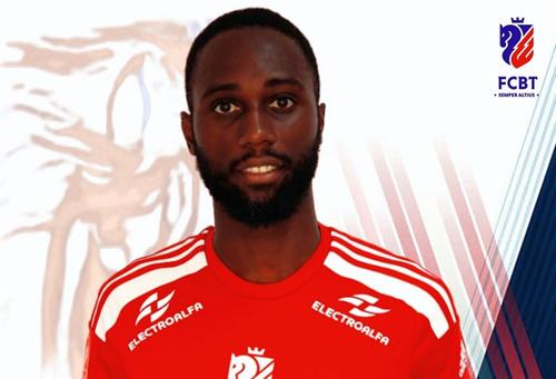 FC Botoșani a anunțat, luni seară, transferul francezului Kablan Davy N'Goma (27 de ani), extremă dreapta care a evoluat ultima oară la formația luxemburgheză RCFU Luxembourg.