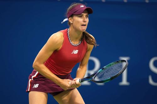 Sorana Cîrstea (33 de ani, numărul 30 WTA) a învins-o, azi noapte, pe americanca Kayla Day (23 de ani, numărul 93 WTA), scor 6-2, 6-3, într-o partidă din primul tur al turneului de la US Open.
