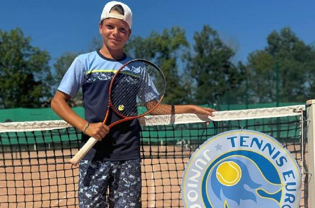 Avem viitor! William Văsîi, unul dintre protagoniștii serialului „Pasiune pură”, câștigă turneu după turneu » S-a calificat la Turneul Campionilor, care se joacă în academia lui Nadal!