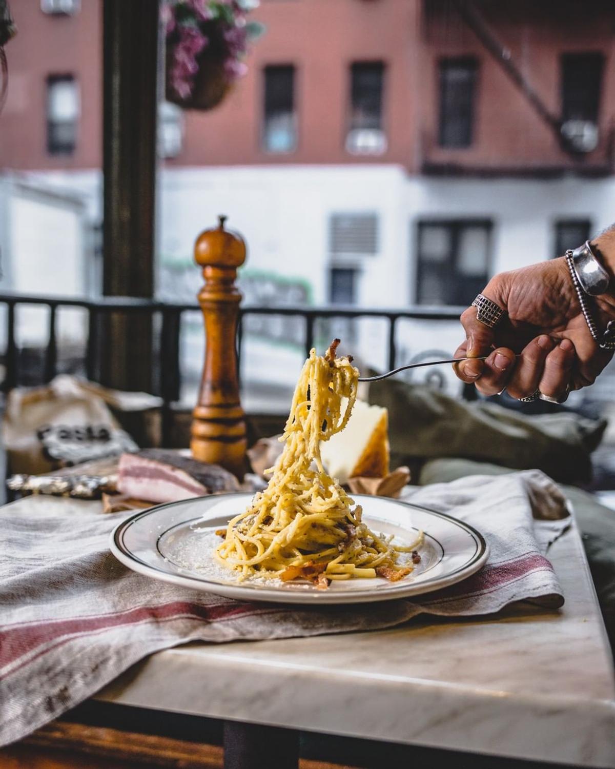 Jucătorii italieni au un loc favorit în New York în timpul US Open. Și un fan frenetic, proprietarul restaurantului care a renăscut din donații