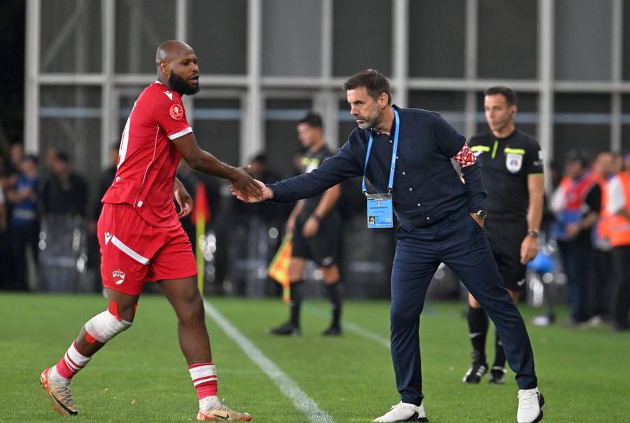 Hakim Abdallah i-ar putea spune „adio” lui Zeljko Kopic, foto: Imago Images Șucu nu uită de Rapid, după ce a cumpărat-o pe Genoa » Intră la negocieri pentru doi titulari ai rivalei din Superliga