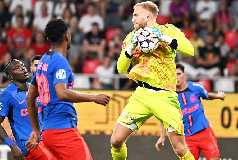 Edvinas Gertmonas, în acțiune // foto: Imago Images Florin Prunea și-a ales favoritul din Superliga: „De echipă națională, reflexe extraordinare!”