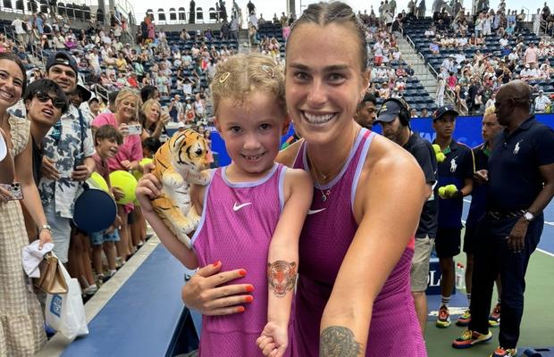 Aryna Sabalenka și sprijinul neașteptat din tribună: „Cât de adorabilă poate fi?”