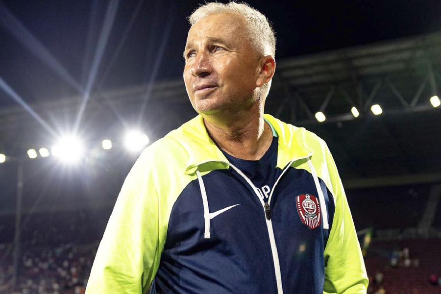 Dan Petrescu a ratat primul obiectiv major al sezonului / Sursă foto: Facebook@ CFR Cluj Petrescu și Mourinho