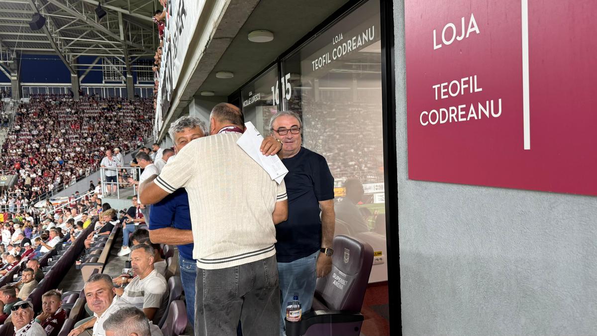 Musafiri speciali la Rapid - UTA! Cu cine s-a întreținut Mircea Lucescu în loja din Giulești