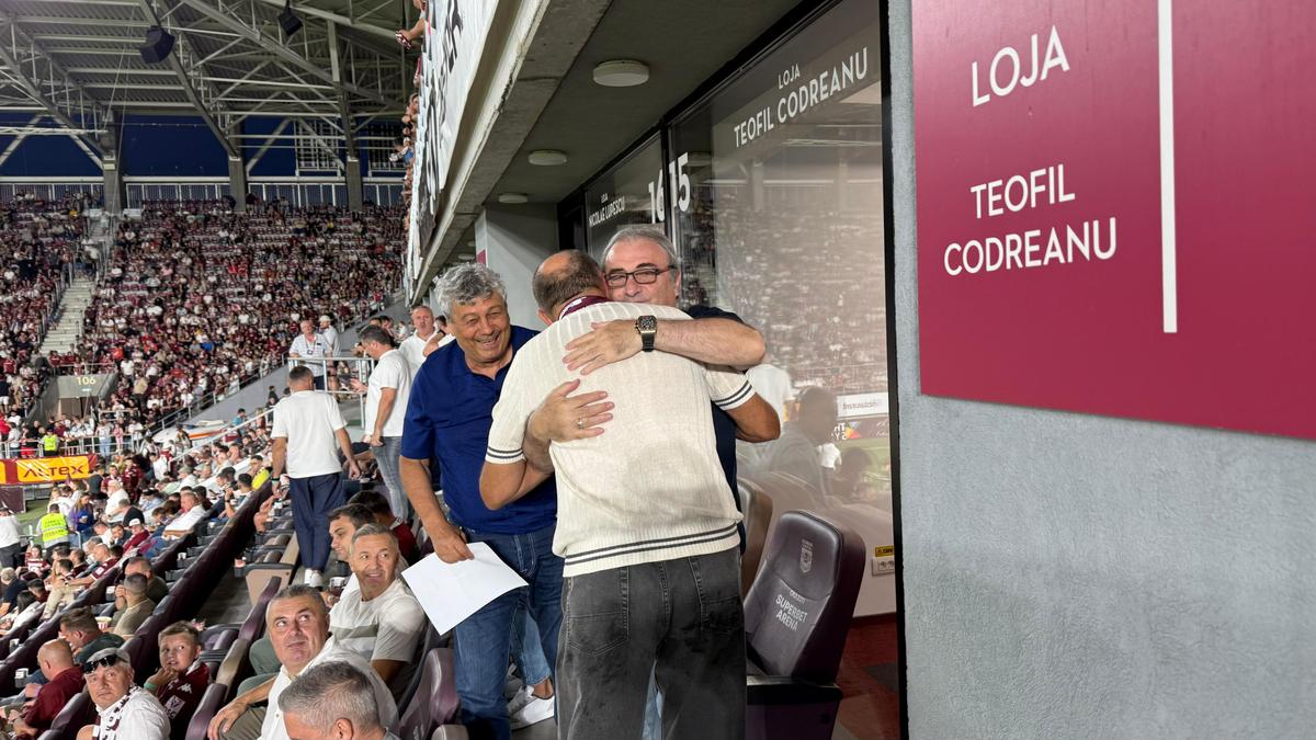 Musafiri speciali la Rapid - UTA! Cu cine s-a întreținut Mircea Lucescu în loja din Giulești