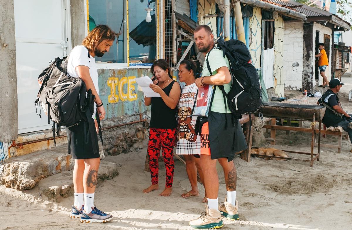 „Ne-am lovit de o altă realitate!” » Imagini nepublicate cu Dan Alexa și Gabi Tamaș în Asia Express: „Nu cred că voi mai trăi așa ceva”