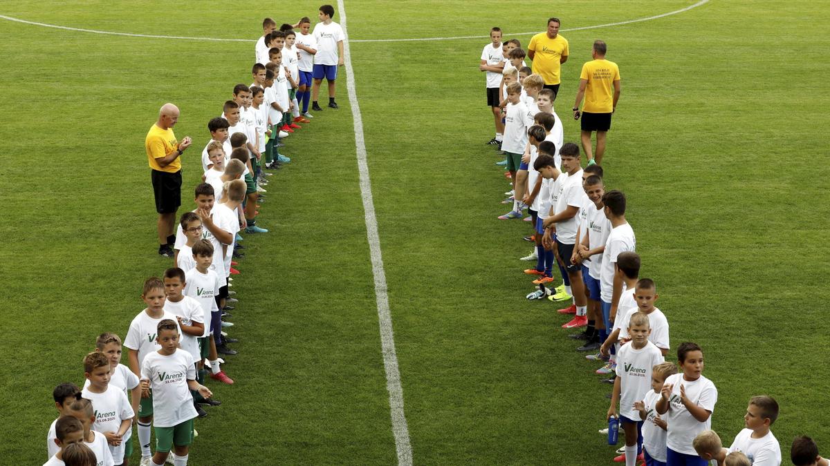 Toată populația satului încape pe noul stadion: arenă cu camera VAR, de 7 milioane de euro