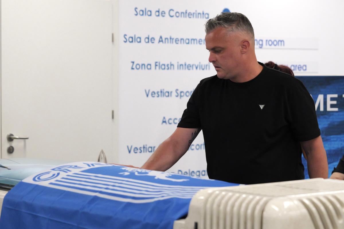 Craiova Maxima, la căpătâiul lui Nicolae Ungureanu » Eugen Neagoe, dărâmat: „În dreapta nea Nae Tilihoi, în stânga nea Nae Ungureanu. S-au dus mult prea devreme”