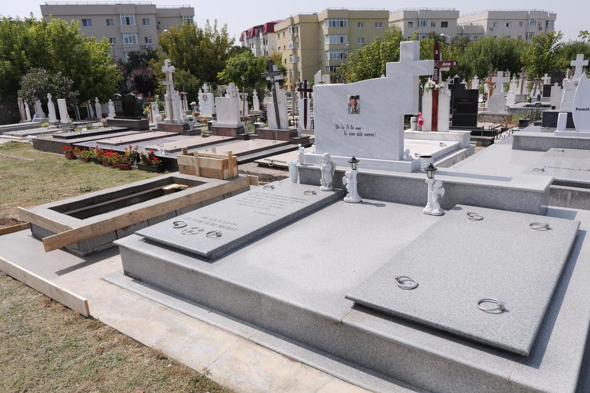 Craiova Maxima, la căpătâiul lui Nicolae Ungureanu » Eugen Neagoe, dărâmat: „În dreapta nea Nae Tilihoi, în stânga nea Nae Ungureanu. S-au dus mult prea devreme”