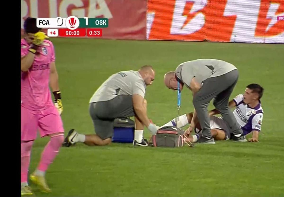 A ajuns direct la spital după faza din FC Argeș - Sepsi! Gazdele acuză că n-a funcționat VAR-ul