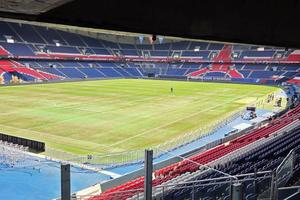 PSG, amendată drastic de Liga Franceză pentru starea deplorabilă a gazonului de pe „Parc des Princes”