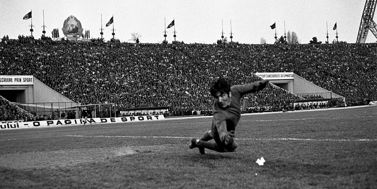 Liță Dumitru s-a enervat: „Ce mare rapidist e Șumudică?” » Fostul mare internațional, supărat că n-a fost invitat la inaugurarea noului stadion „Rapid”