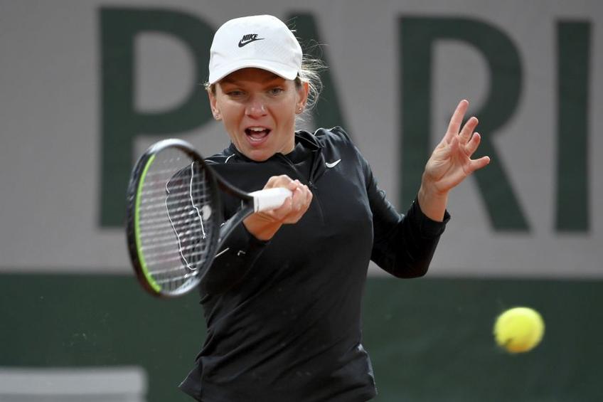 Partida Simona Halep - Irina Begu a fost programată a treia pe Arena „Suzanne-Lenglen”. foto: Guliver/Getty Images
