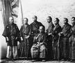 1. Organizația Yakuza ar fi fost înființată în perioada Edo (1603-1868), fiind compusă din două grupări din păturile inferioare, Tekiya (ambulanții) și Bakuto (jucătorii). Au început rapid ilegalitățile.