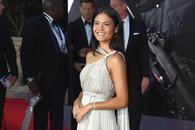 Emma Răducanu, pe covorul roșu! Apariție spectaculoasă în fața Familiei Regale la premiera noului film James Bond