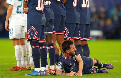 Messi, primul colos care s-a întins în spatele zidului » Rio Ferdinand: „Nu mă puteam uita. E lipsă de respect, nu trebuia să se întâmple!”