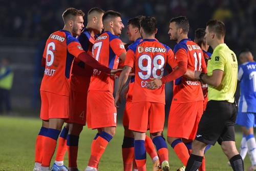 În ciuda formei slabe pe care a arătat-o Constantin Budescu (32 de ani), mijlocașul ofensiv de la FCSB e văzut o soluție pentru națională de către Mihai Stoichiță, directorul tehnic al FRF.