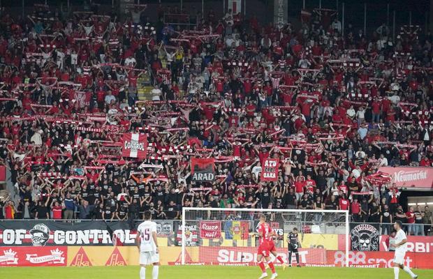 Amenzi severe pentru FCSB, UTA și CSU Craiova ca urmare a incidentelor provocate de suporteri