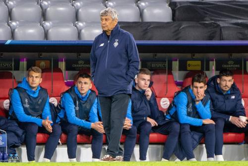 Mircea Lucescu, antrenorul lui Dinamo Kiev, și-a criticat jucătorii după 0-5 cu Bayern Munchen, dar a trimis „săgeți” și spre „centralul” italian Marco Guida
