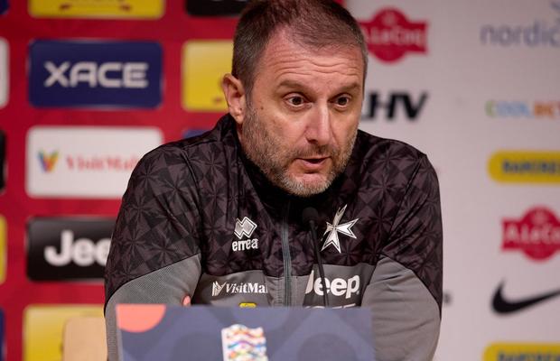 Suspendat de Federație, Devis Mangia răspunde în scandalul din Malta, în care un fotbalist l-a acuzat de „comportament sexual inadecvat”
