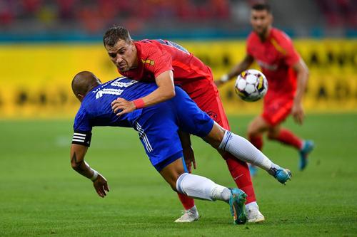 Darius Olaru și Bauza, în timpul meciului FCSB - FCU Craiova FOTO: Raed Krishan