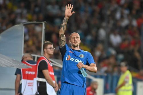 Mihai Stoica, managerul FCSB, a dezvăluit că Vlad Chiricheș, 33 de ani, va reveni pe teren în aproximativ o lună. Inițial, se credea că stoperul va reveni pe teren abia la anul.