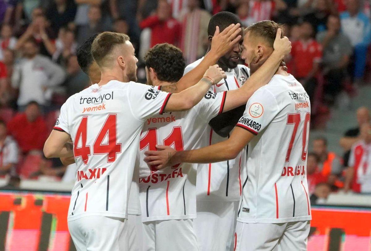Marius Șumudică, a doua victorie consecutivă în Turcia » Gaziantep a urcat deasupra zonei roșii a clasamentului! Gol marcat de fostul atacant de la Viitorul